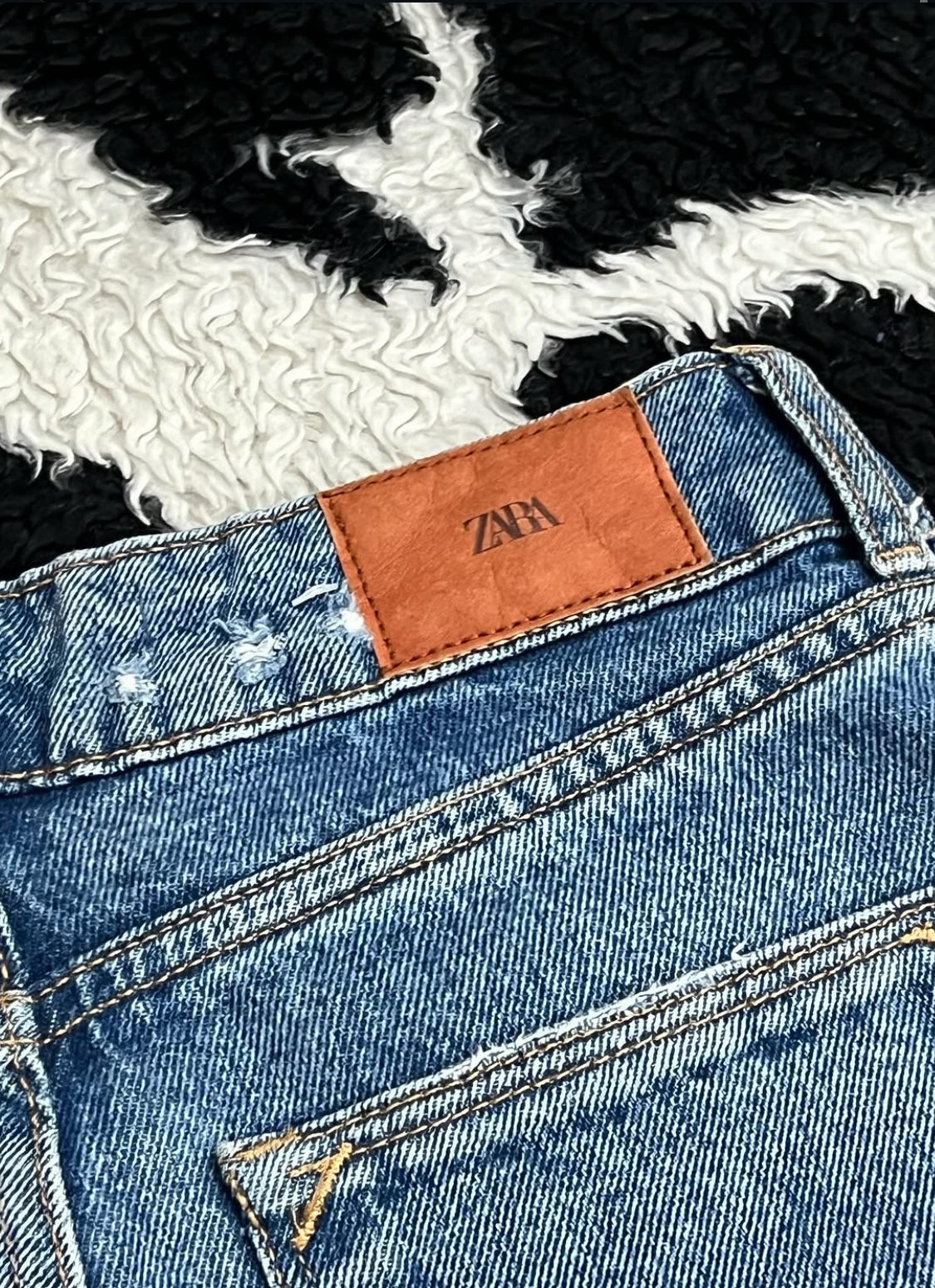 Zara High-Waisted Flare Denims (Waist 24)
