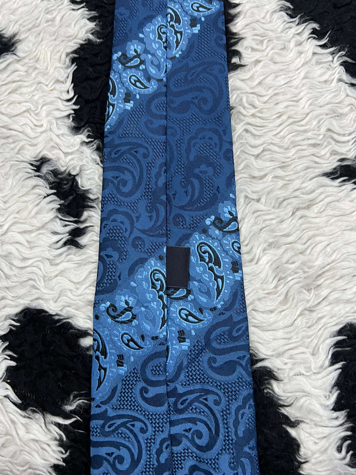 Double-Shaded Blue Paisley Tie