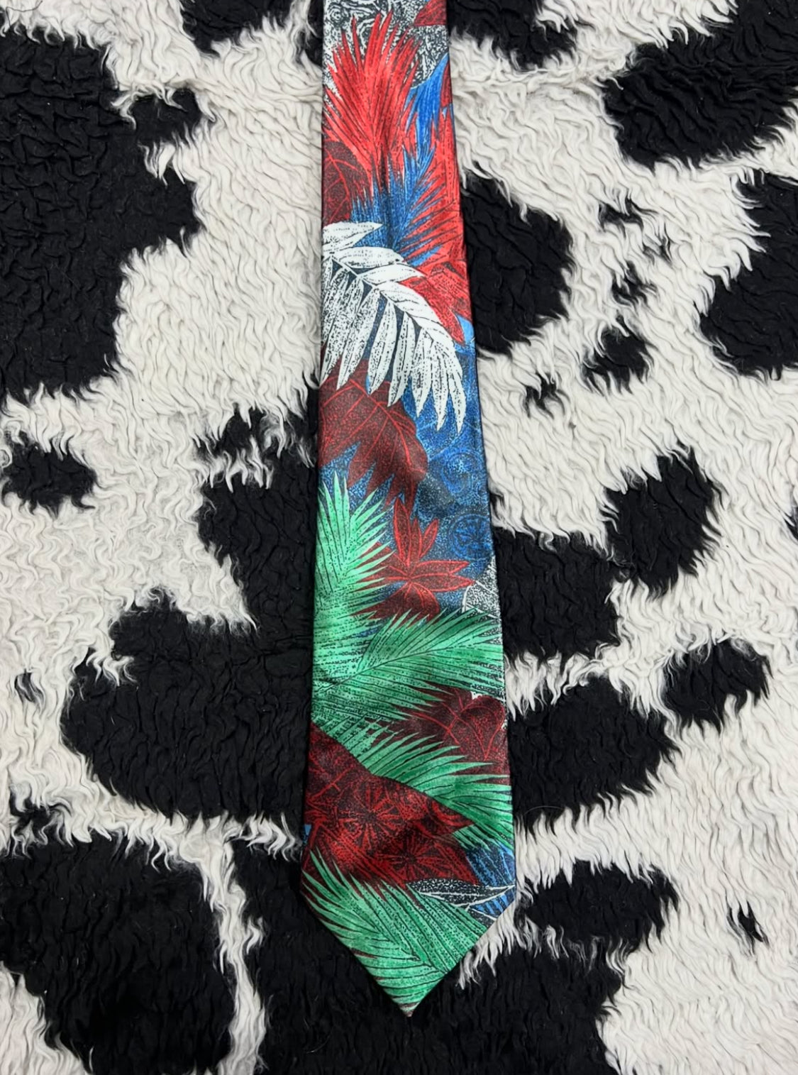 Vibrant Leaves Graphic Tie