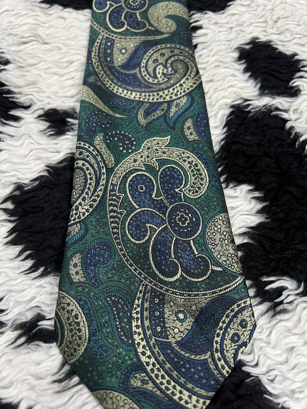 Dennes Green Embroidered Tie