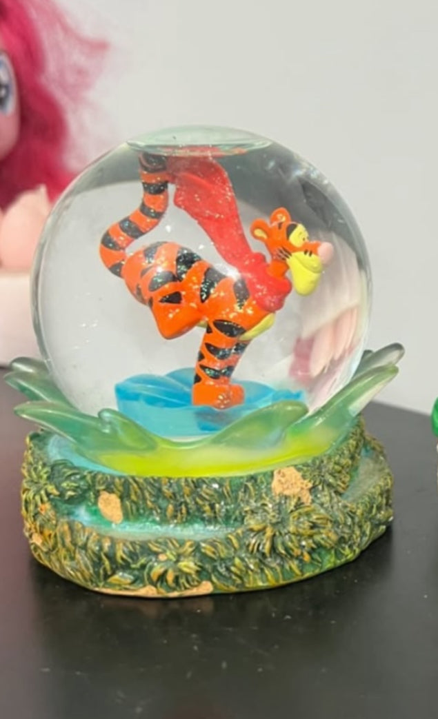 Tigger - Winnie the Pooh Snow Globe