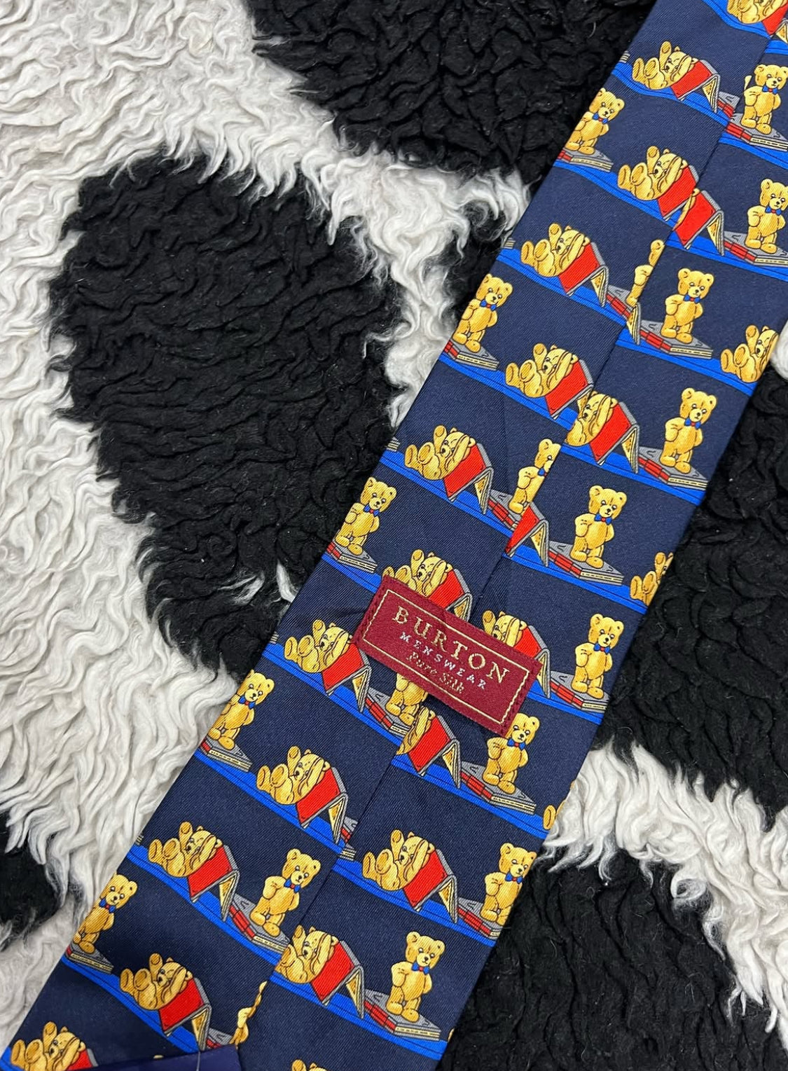 Bears & Books Tie