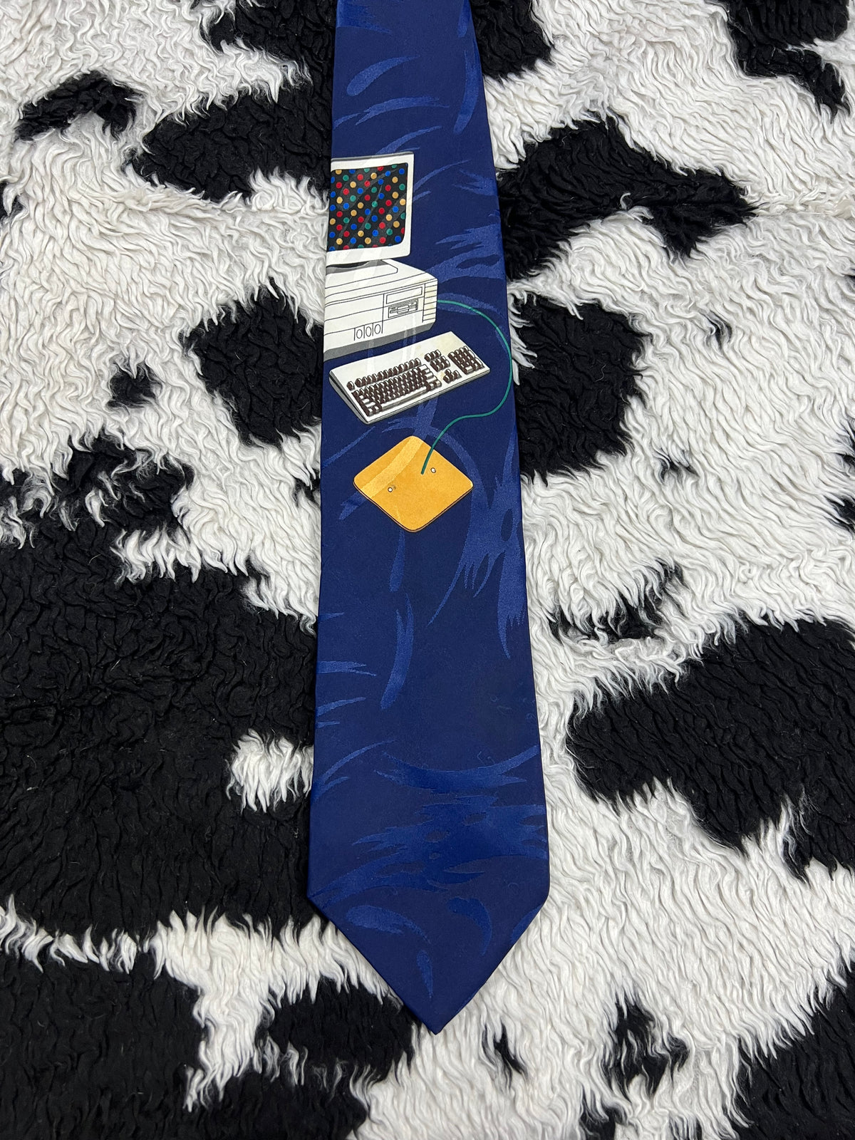 Vicky Davis "Mouse Trap" Tie