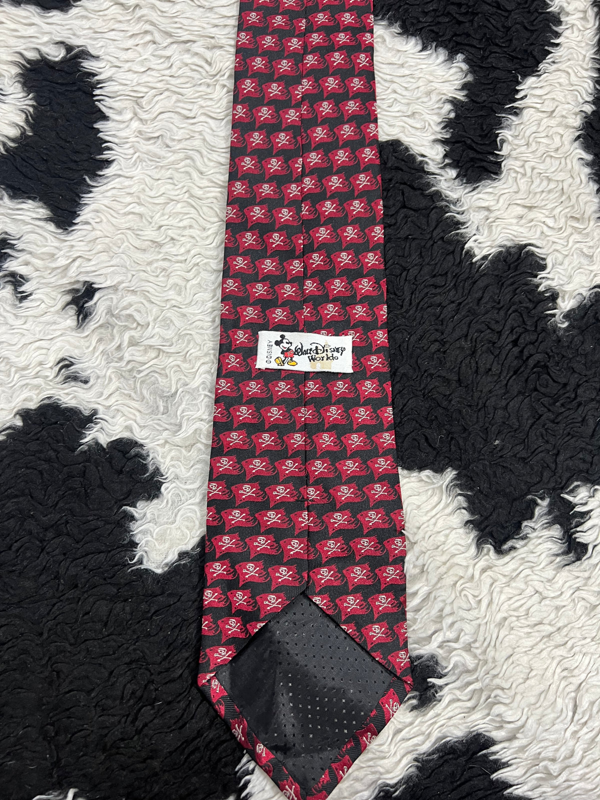 Disney Pirates of the Caribbean Skull Flag Tie