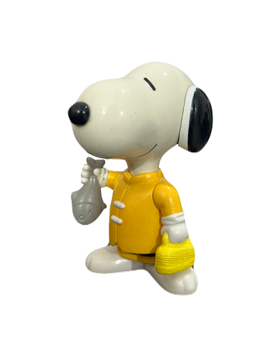 Vintage 1999 Hong Kong Snoopy holding Fish Figurine