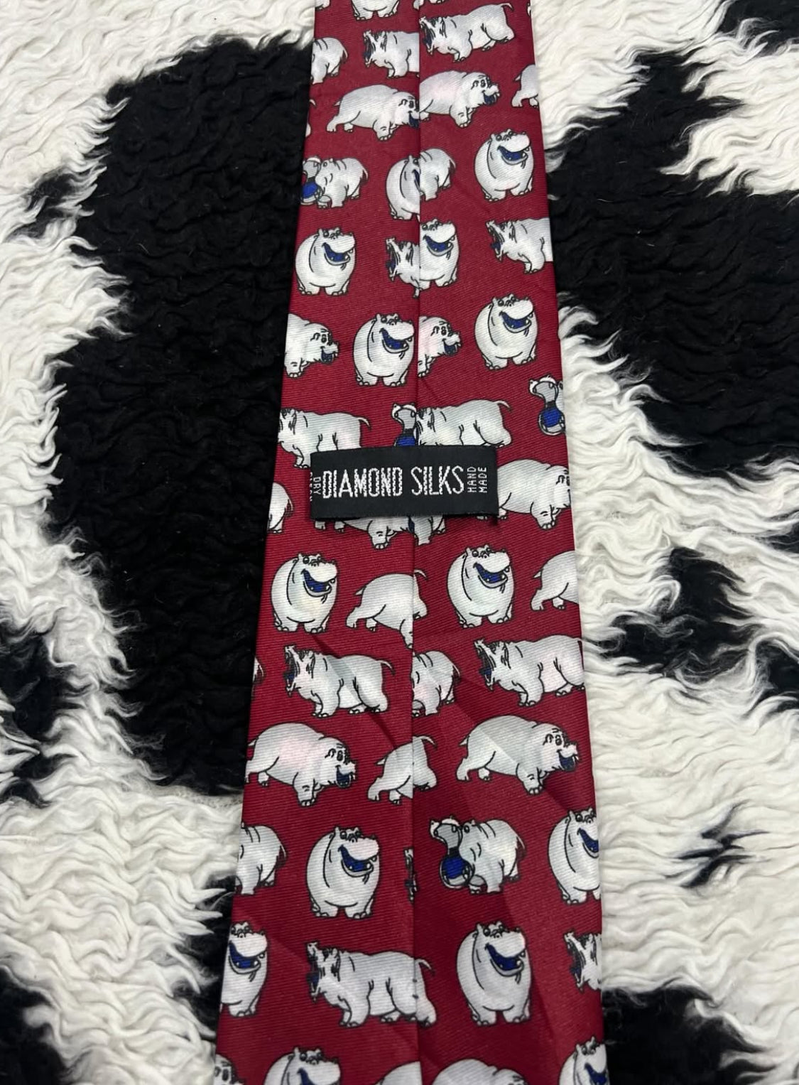 Diamond Silks Hippo Tie