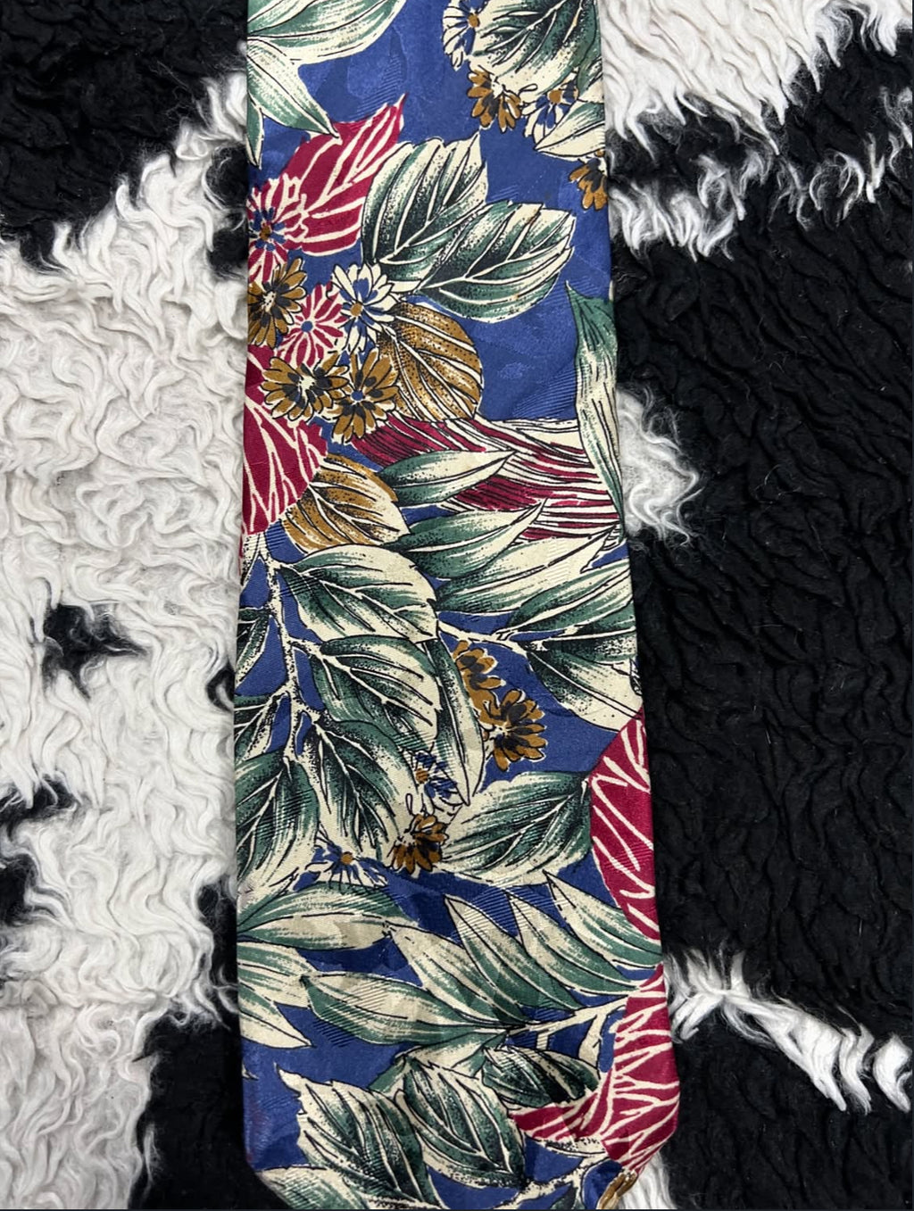 St. Micheal Leaves Tie