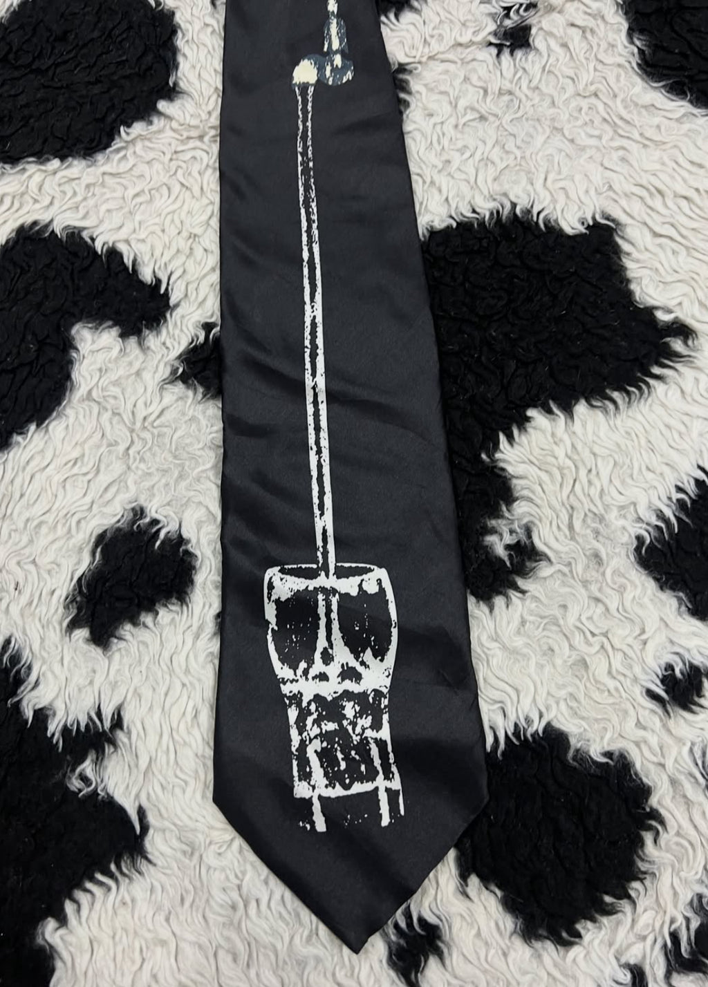 Vintage Robin Ruth Pouring Beer Tie