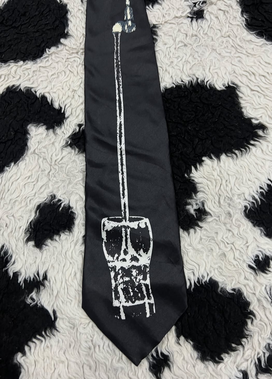 Vintage Robin Ruth Pouring Beer Tie