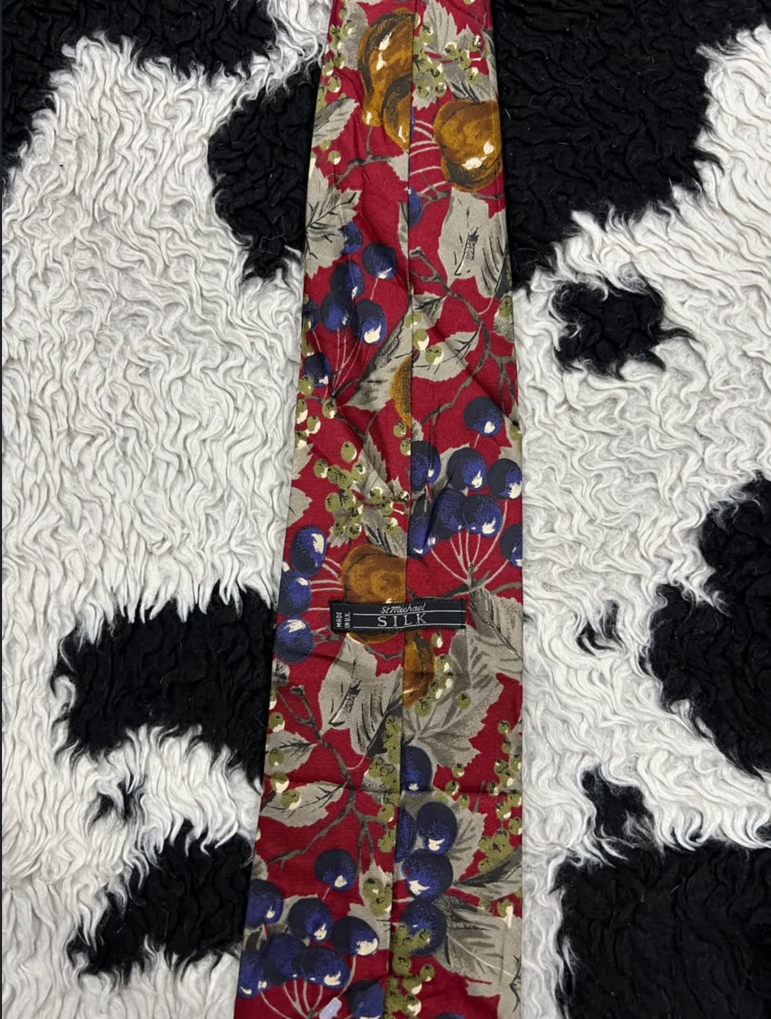 Berries & Pears Tie