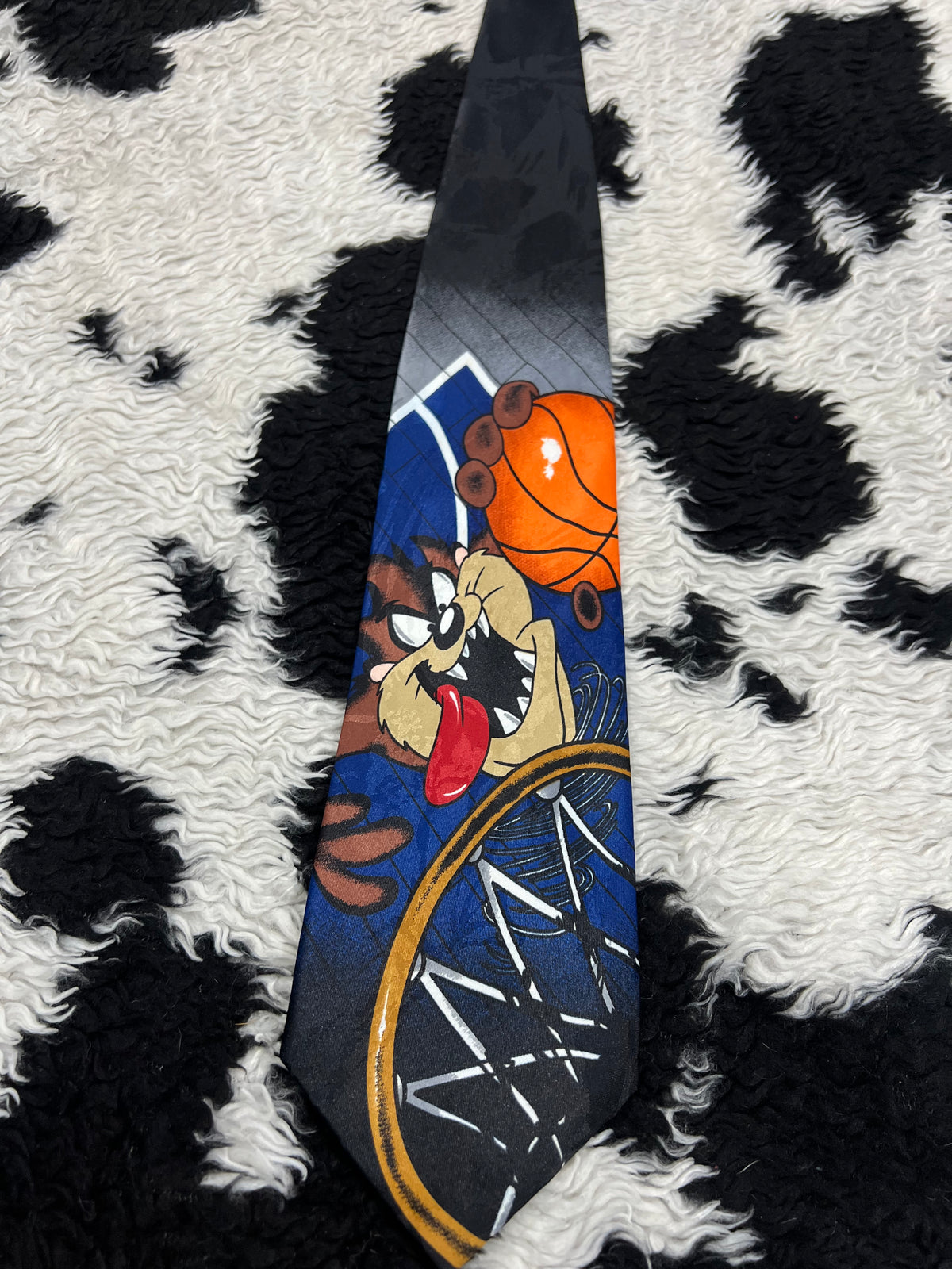 Vintage 1996 Taz Basketball Tie
