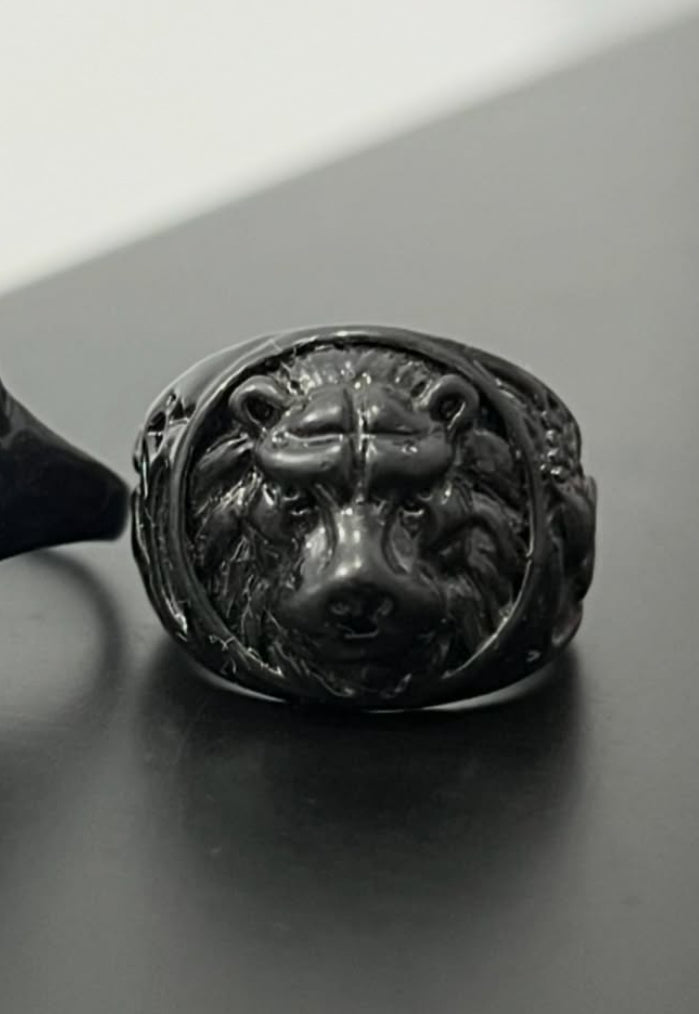 Circular Lion Black Ring