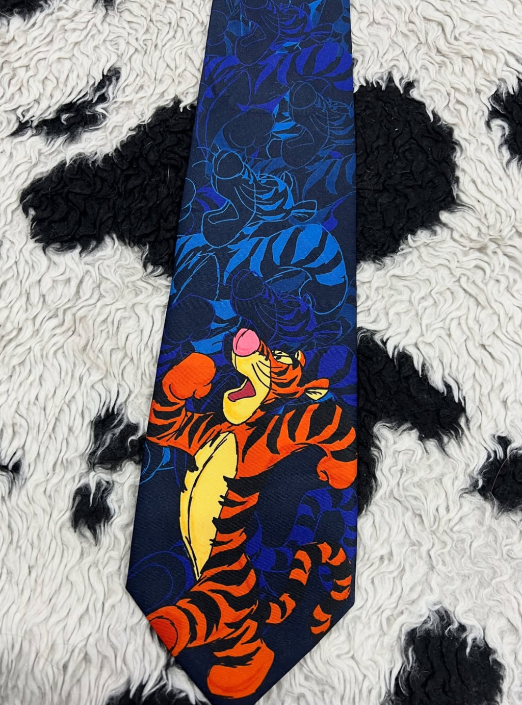 Disney Running Tigger Tie