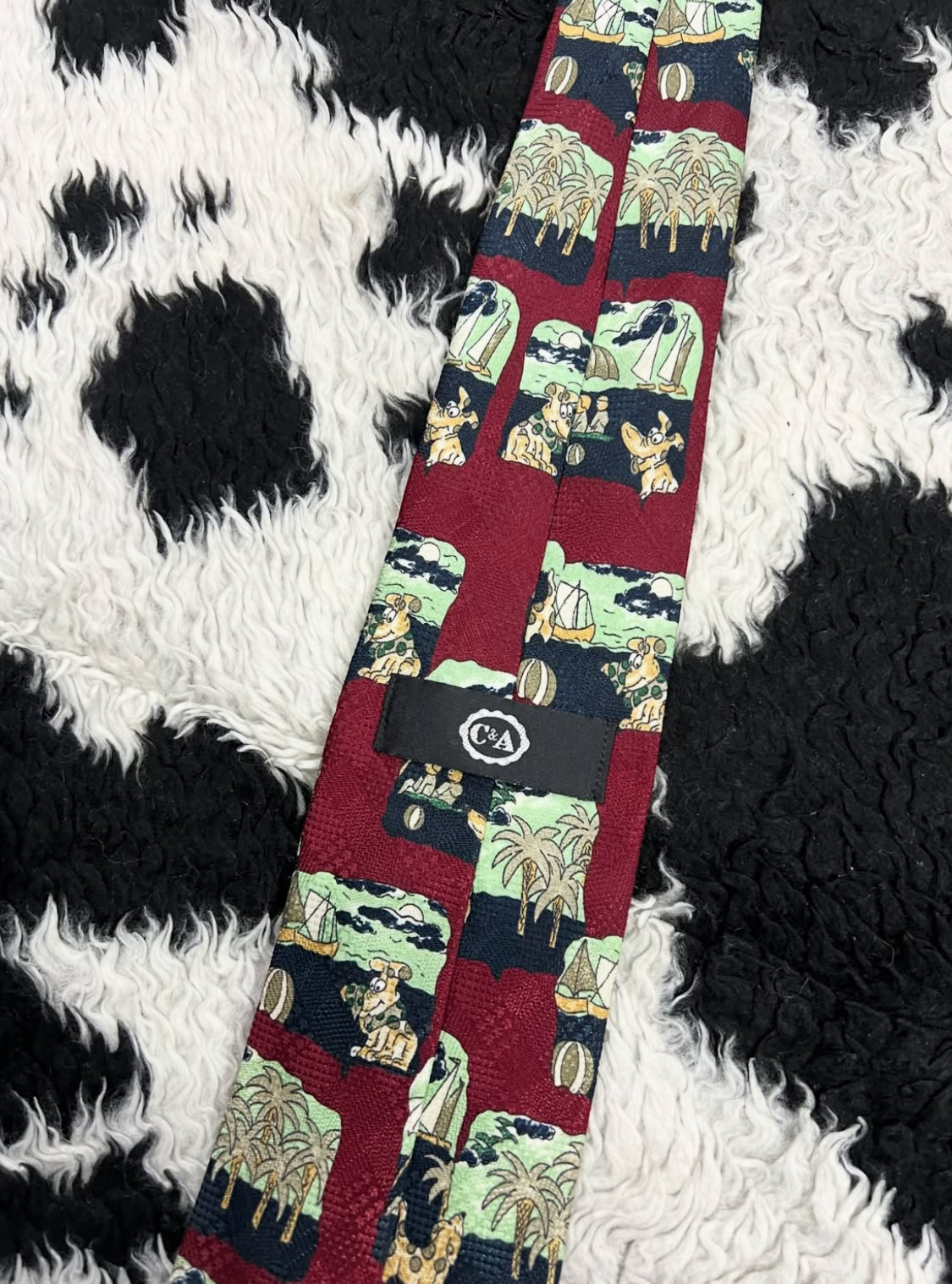 Dog at the Beach Tie