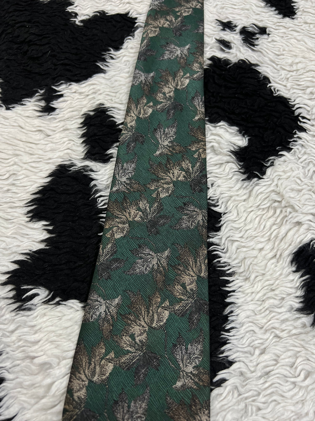 Folkespeare Leaves Tie