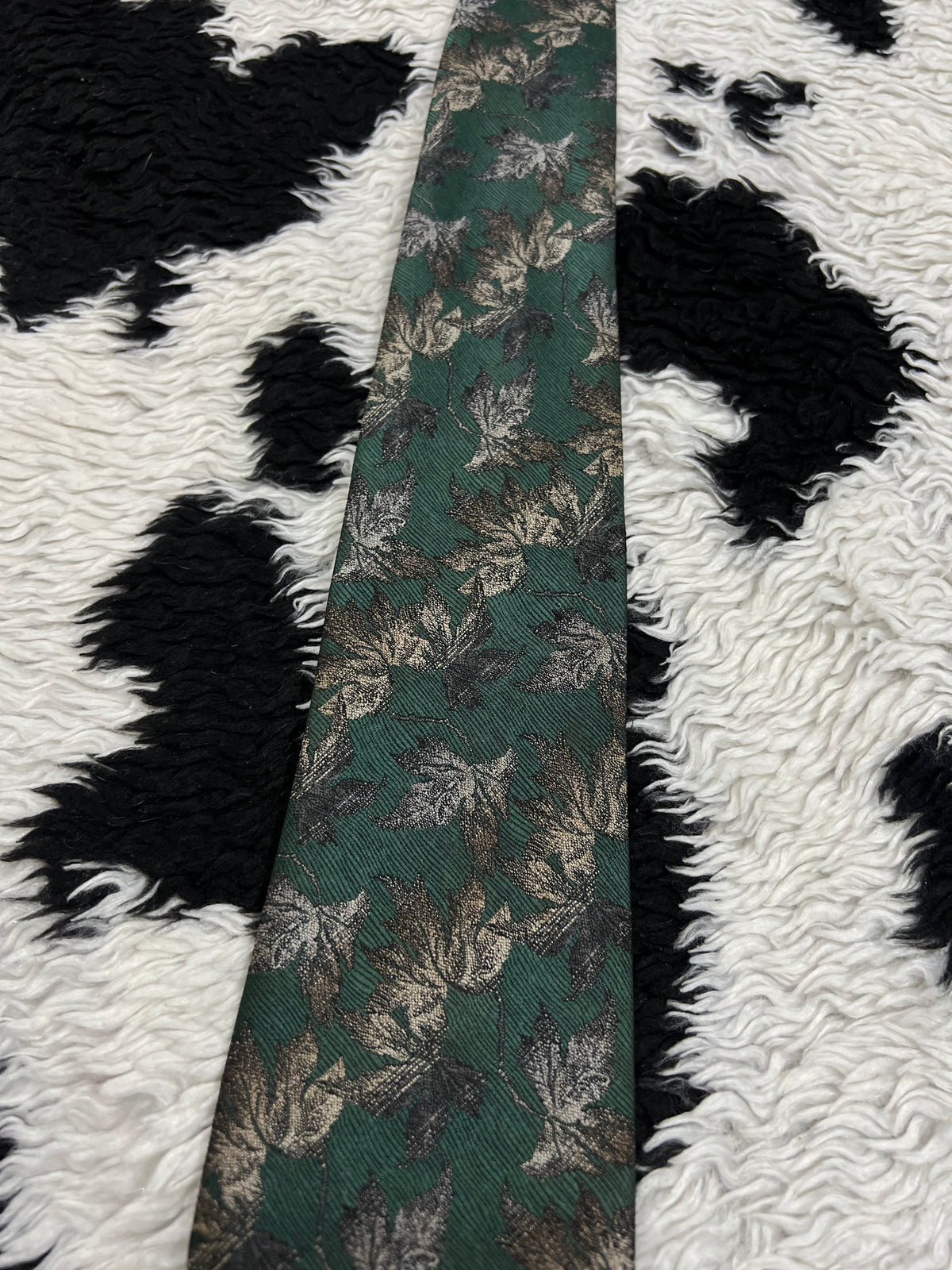 Folkespeare Leaves Tie