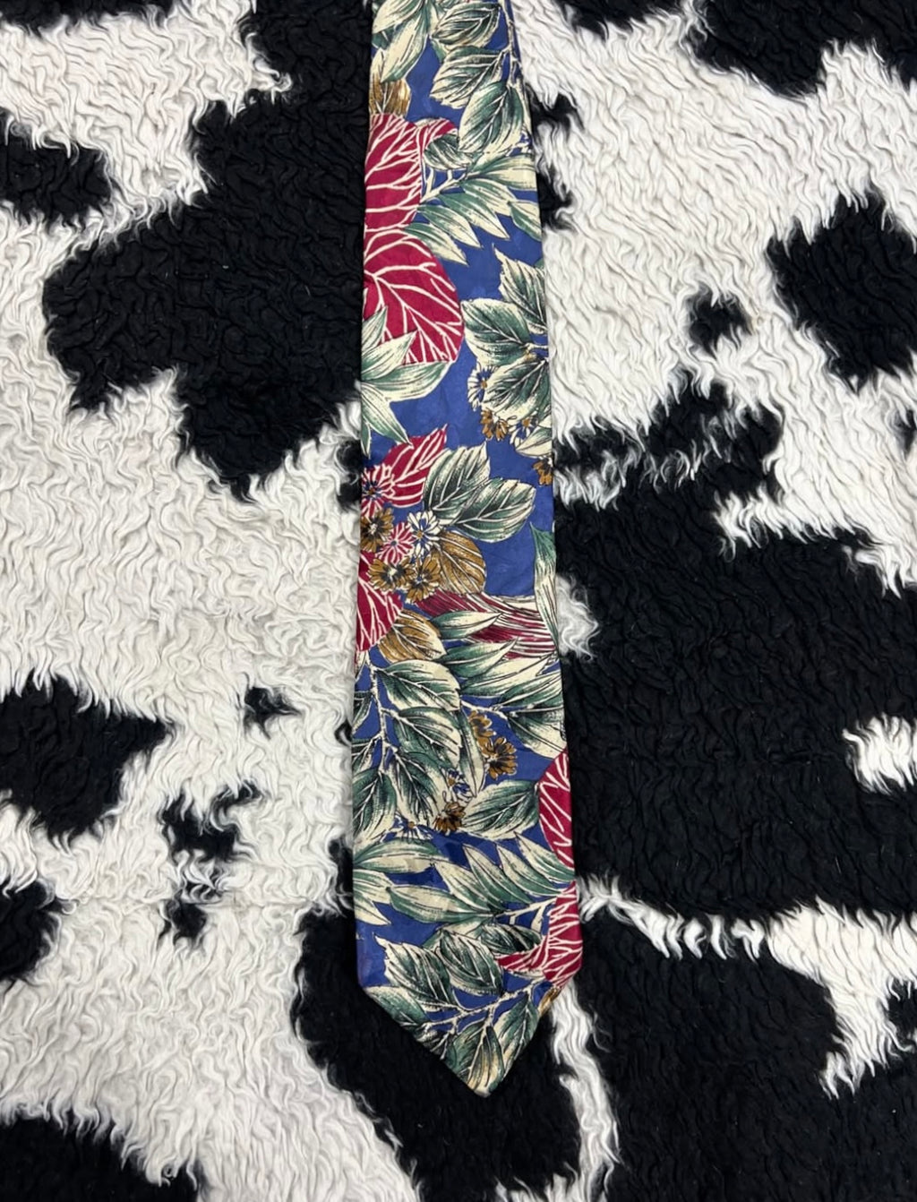 St. Micheal Leaves Tie