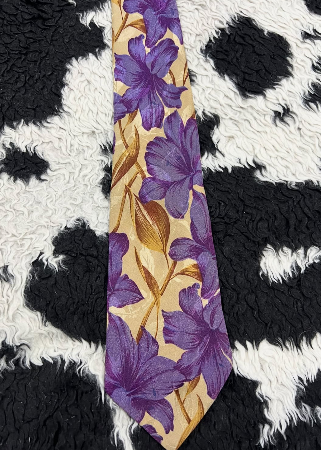 Purple Flowers Graphic Tie