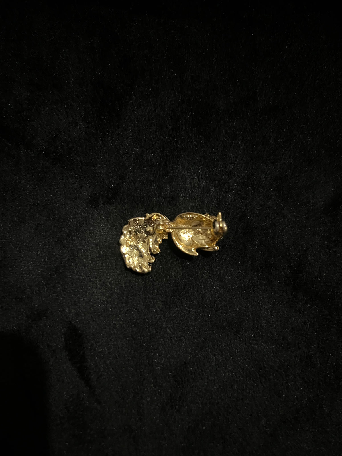 Squirrel Gold Metal Pin