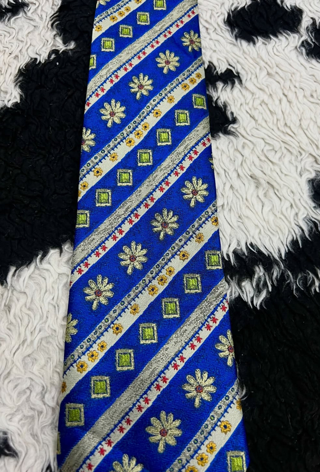 Vibrant Blue Floral Embroidered Tie
