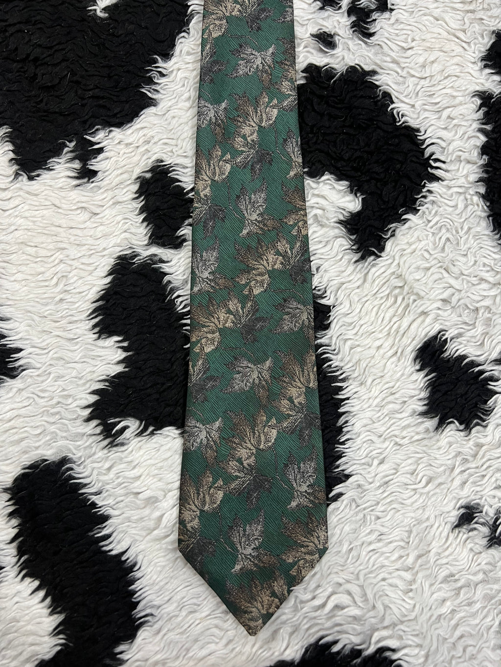 Folkespeare Leaves Tie