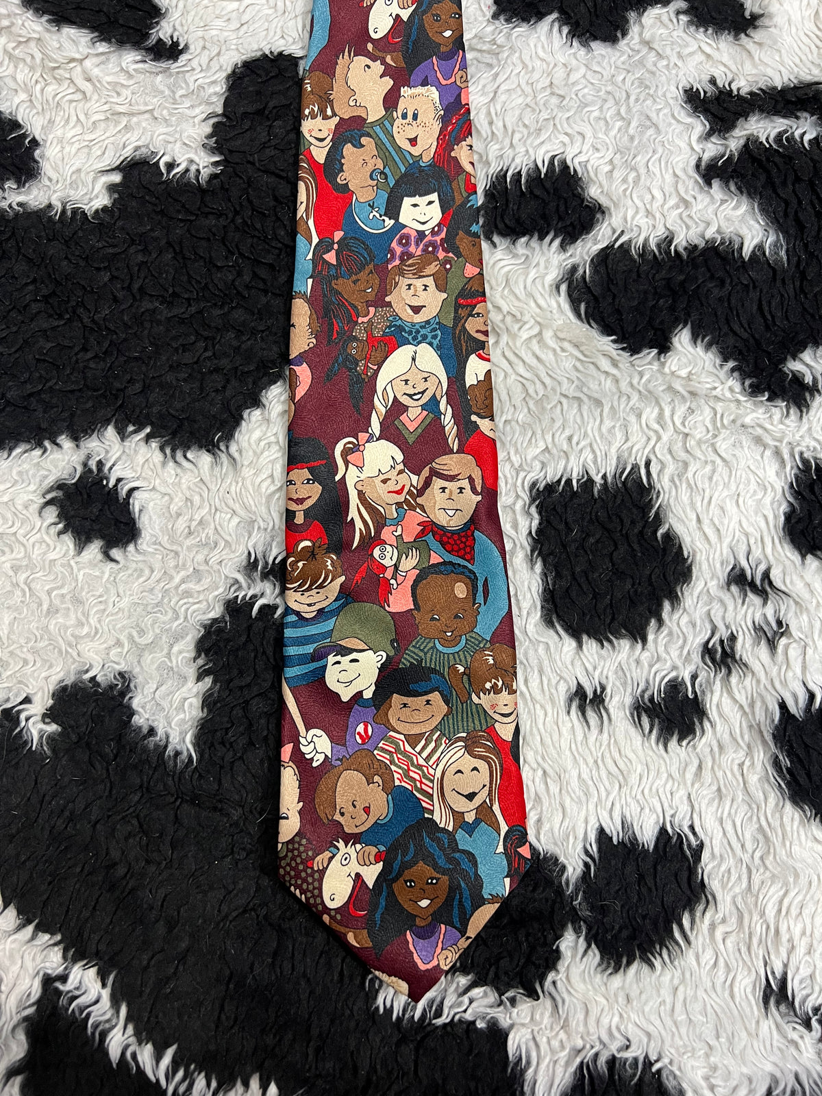 Crowd of Children Tie