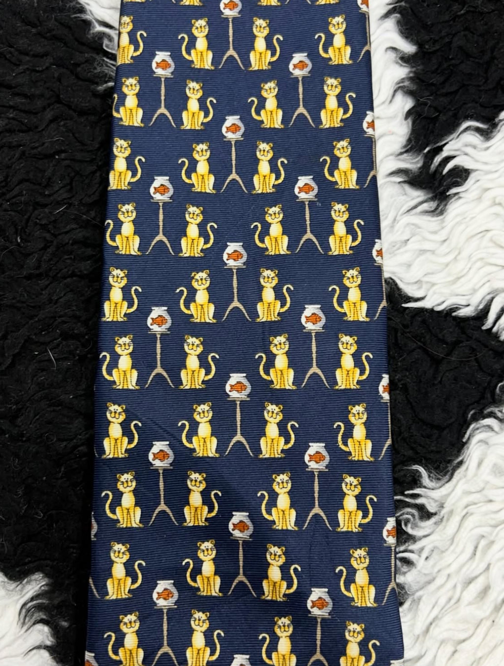 Kitty & Fish Bowl Tie