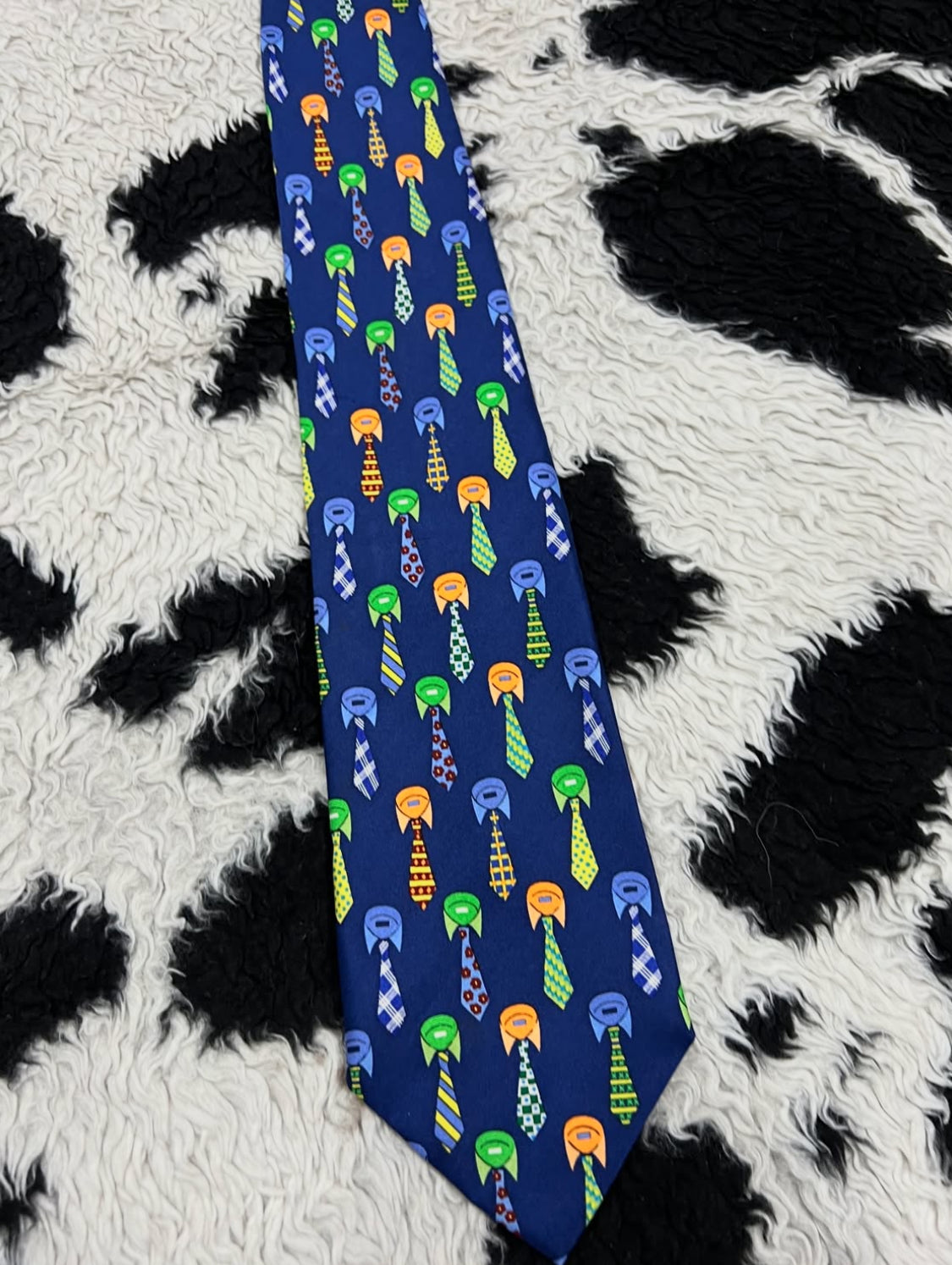 Ties & Buttonups Tie