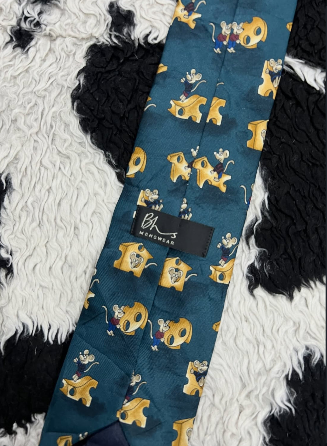 Mouse & Cheese Tie