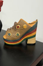 Vintage Heel Trinket