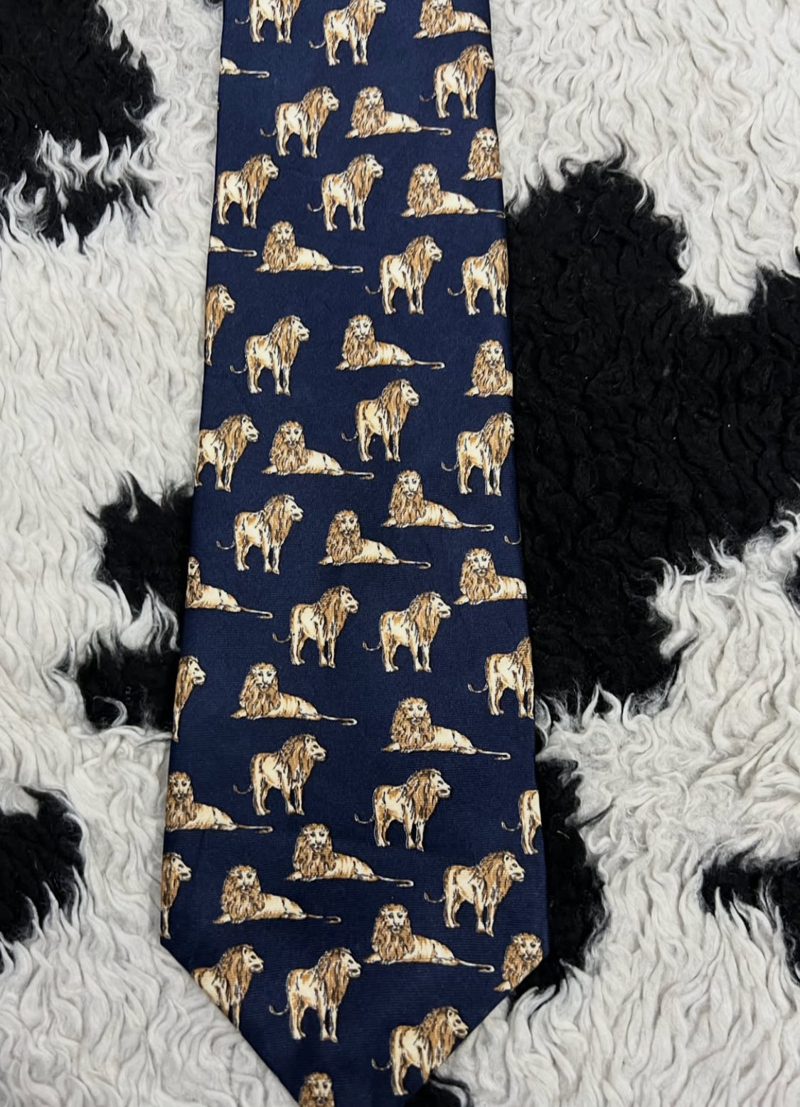 Lions Graphic Tie