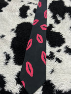 Kiss Marks Tie