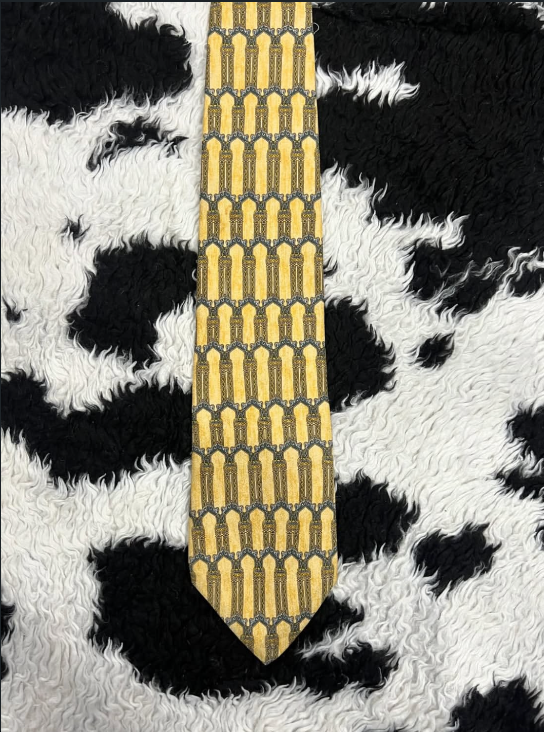 Arch Geometric Tie