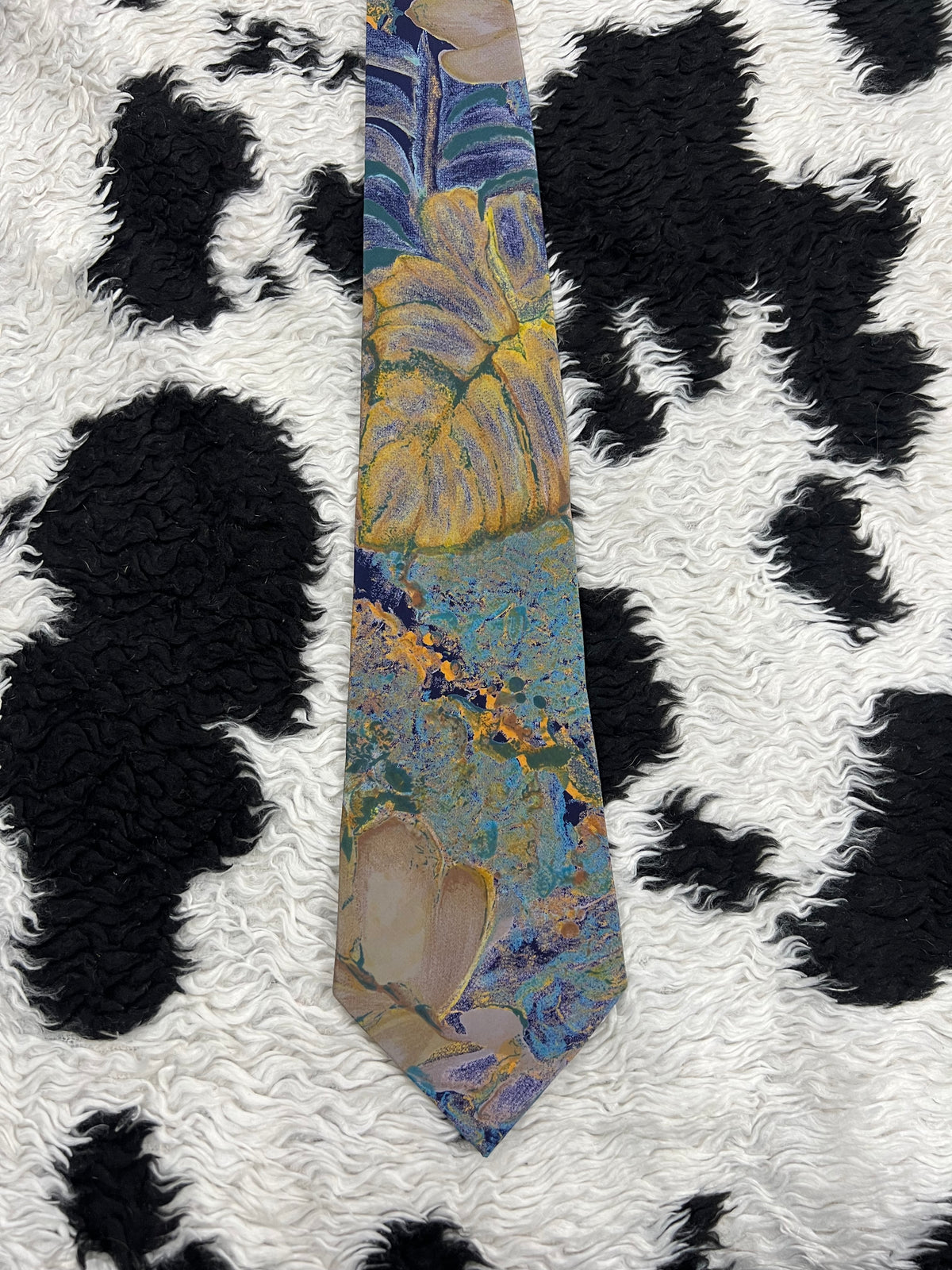 Folkespeare Leaves Abstract Tie
