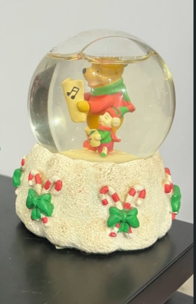 Winnie the Pooh Snow Globe