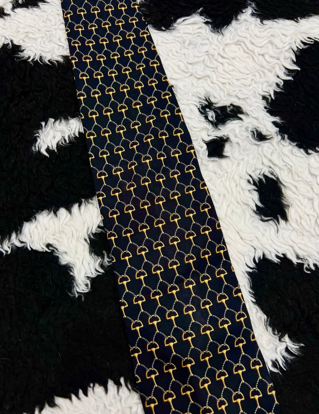Chains Interlinked Black Tie