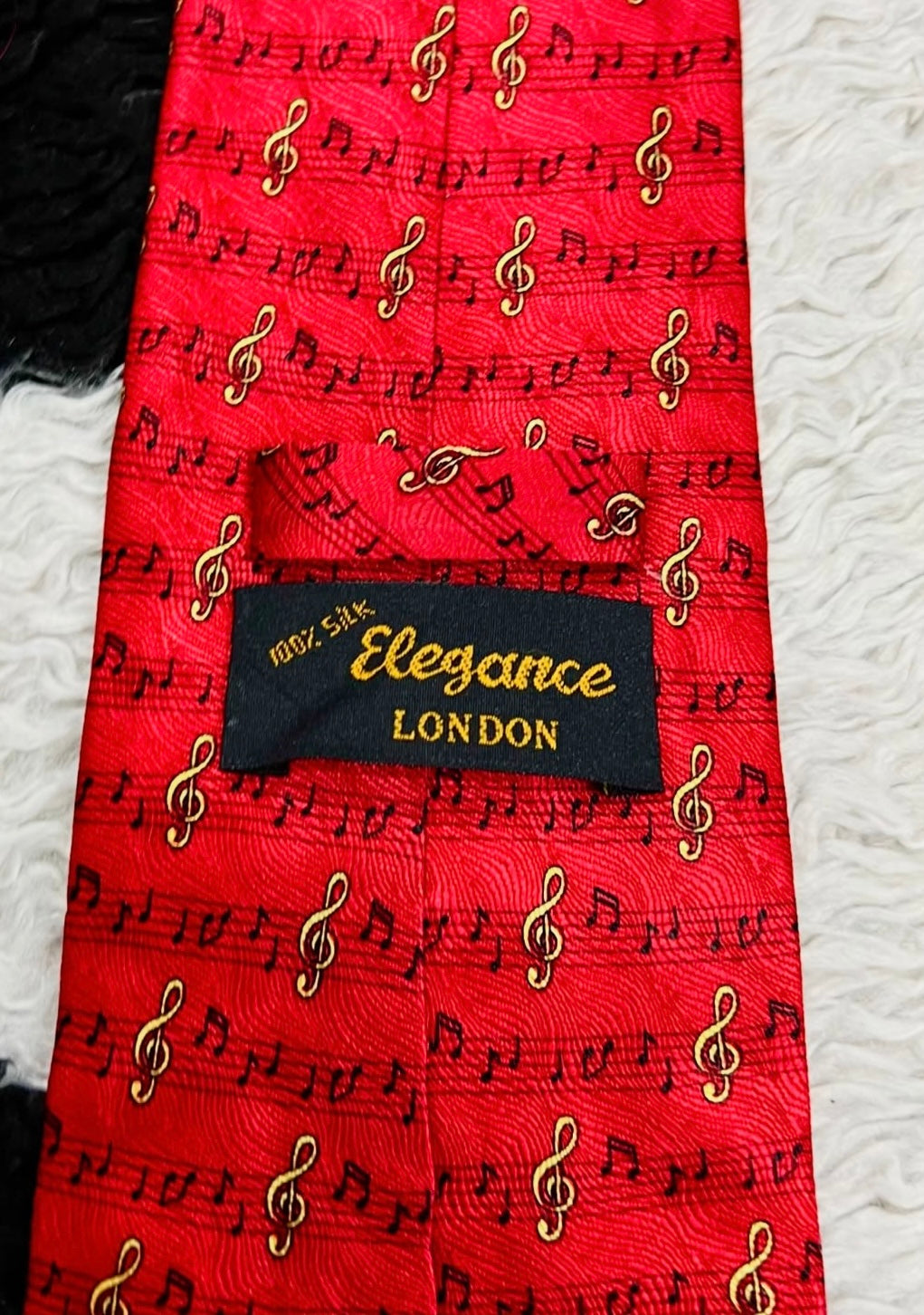 Red Musical Notes Sheet Tie