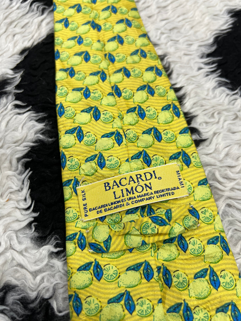 Bacardi Lemon Tie
