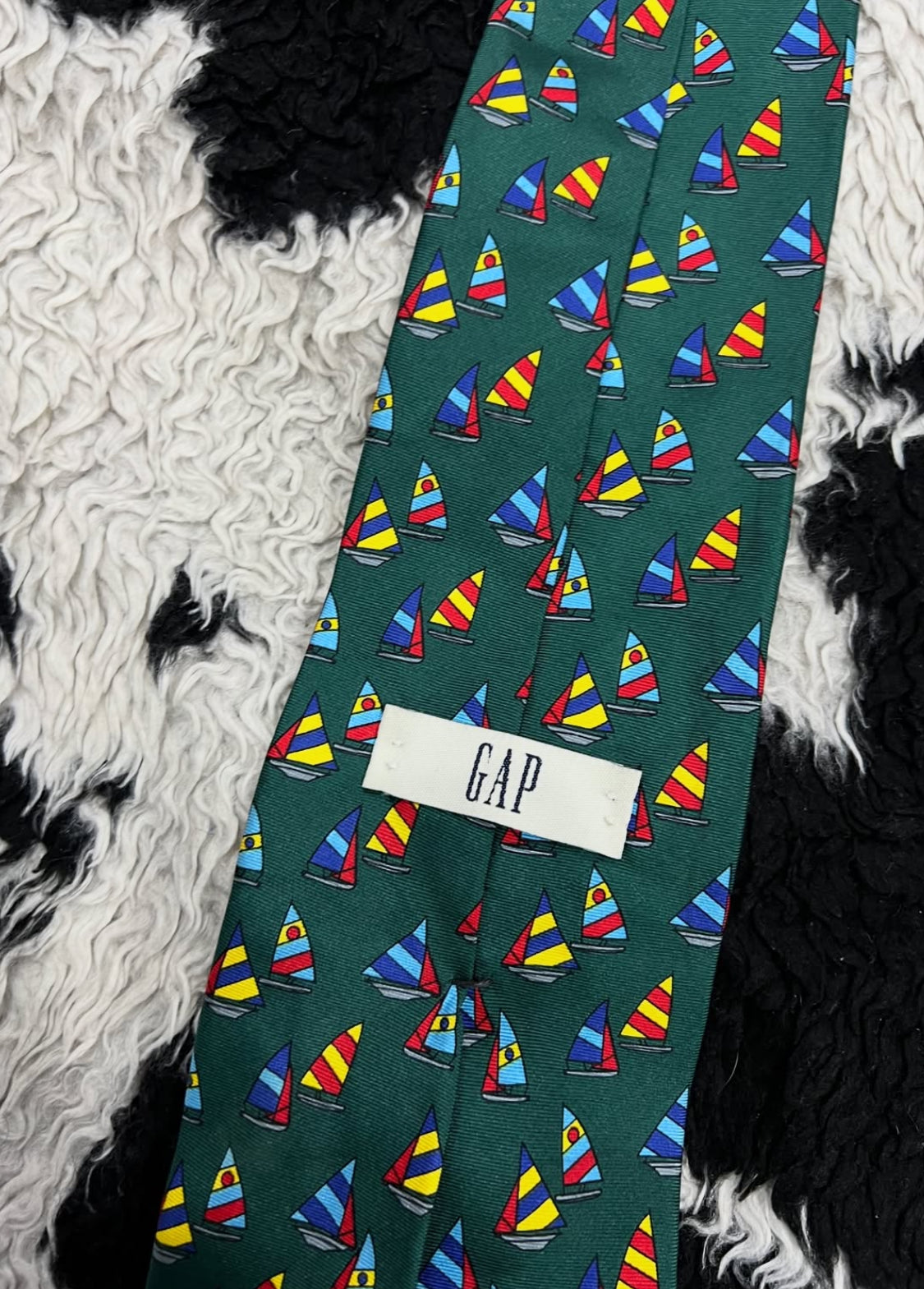GAP Sailing Boats Green Tie