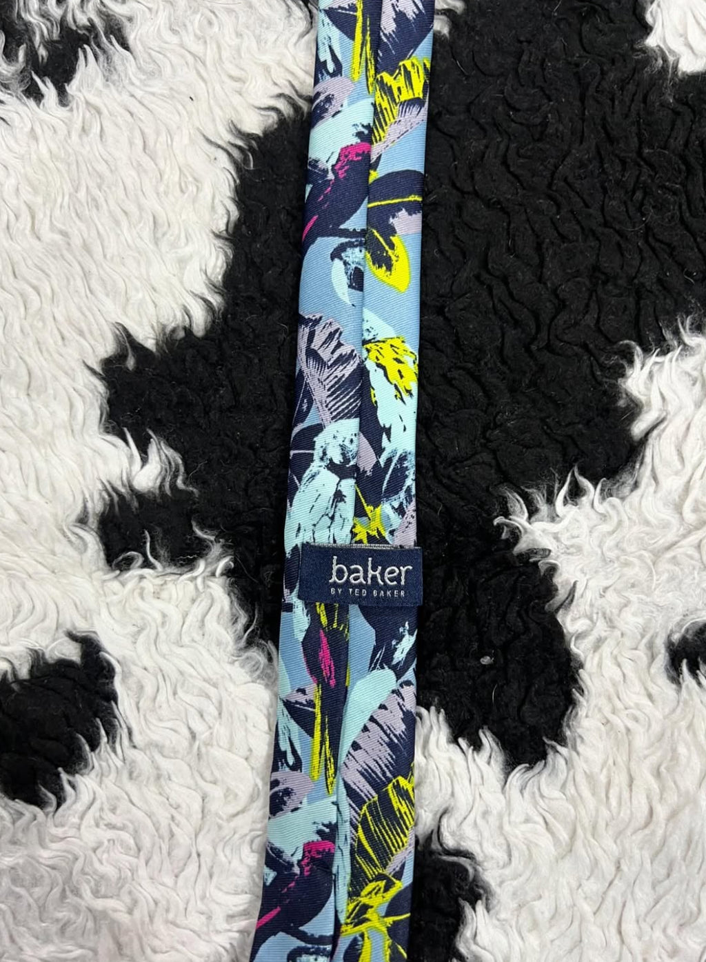 Narrow Parrots Tie