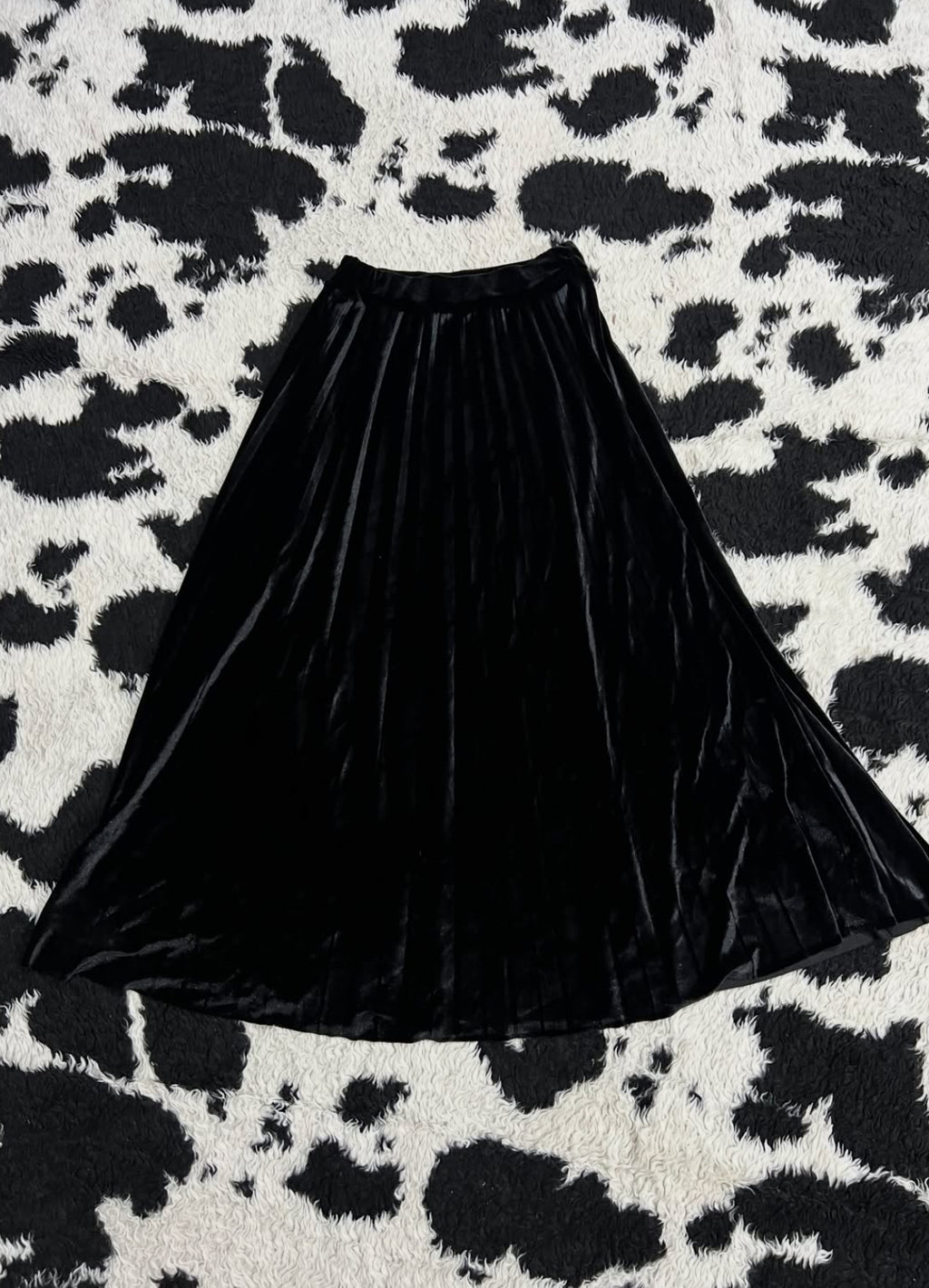 Black Pleated Velvet Long Skirt