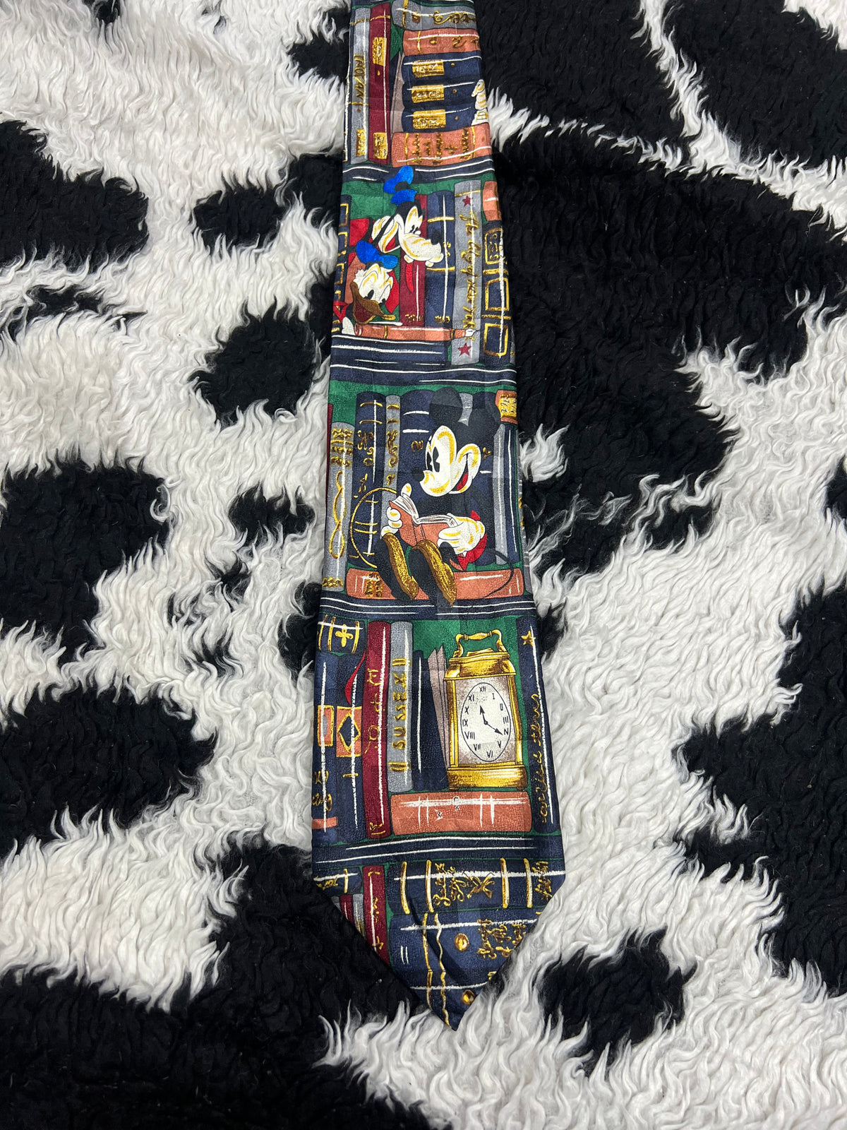 Mickey Mouse & Friends in Library Tie