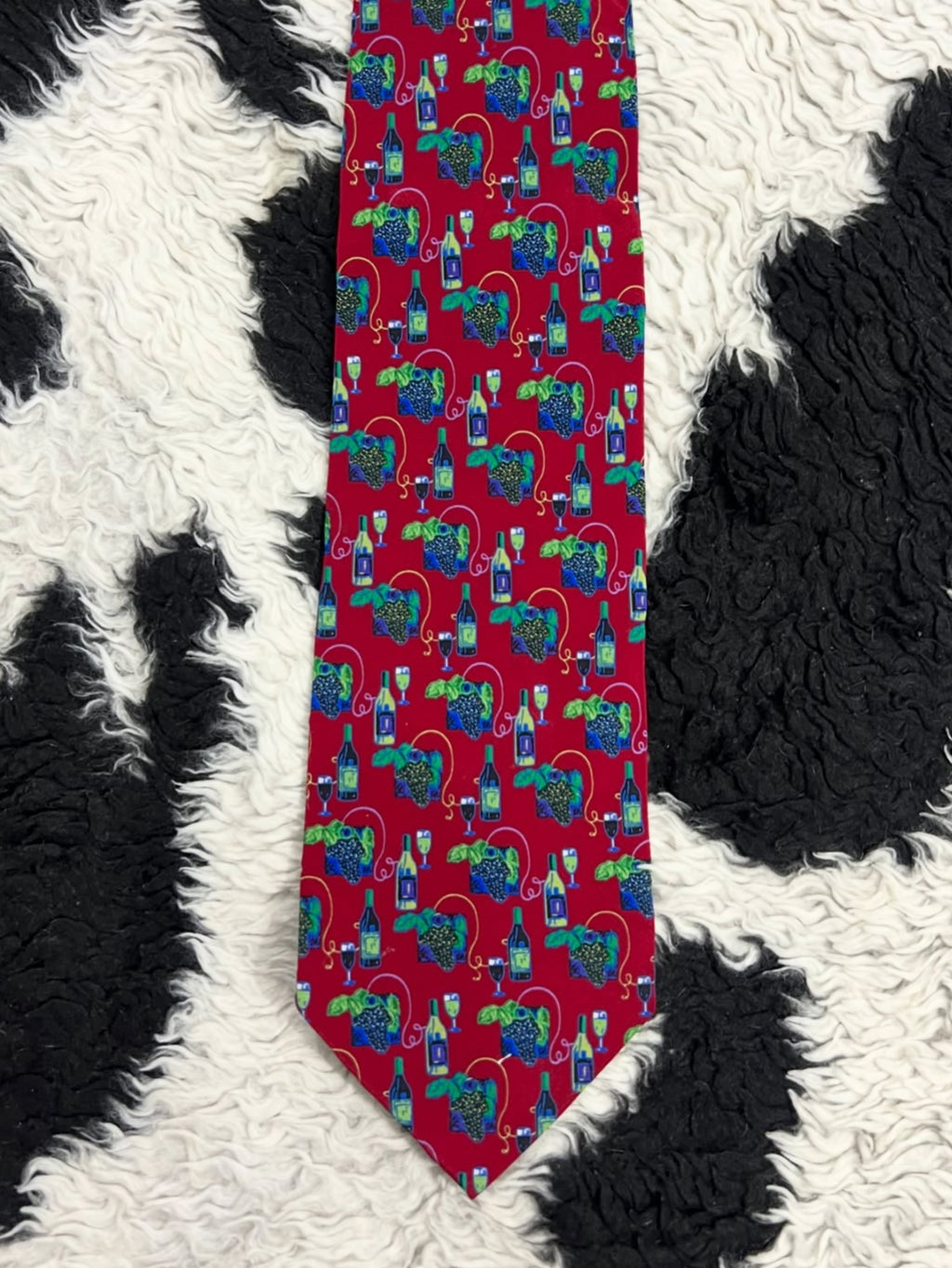 Winery Graphic Tie