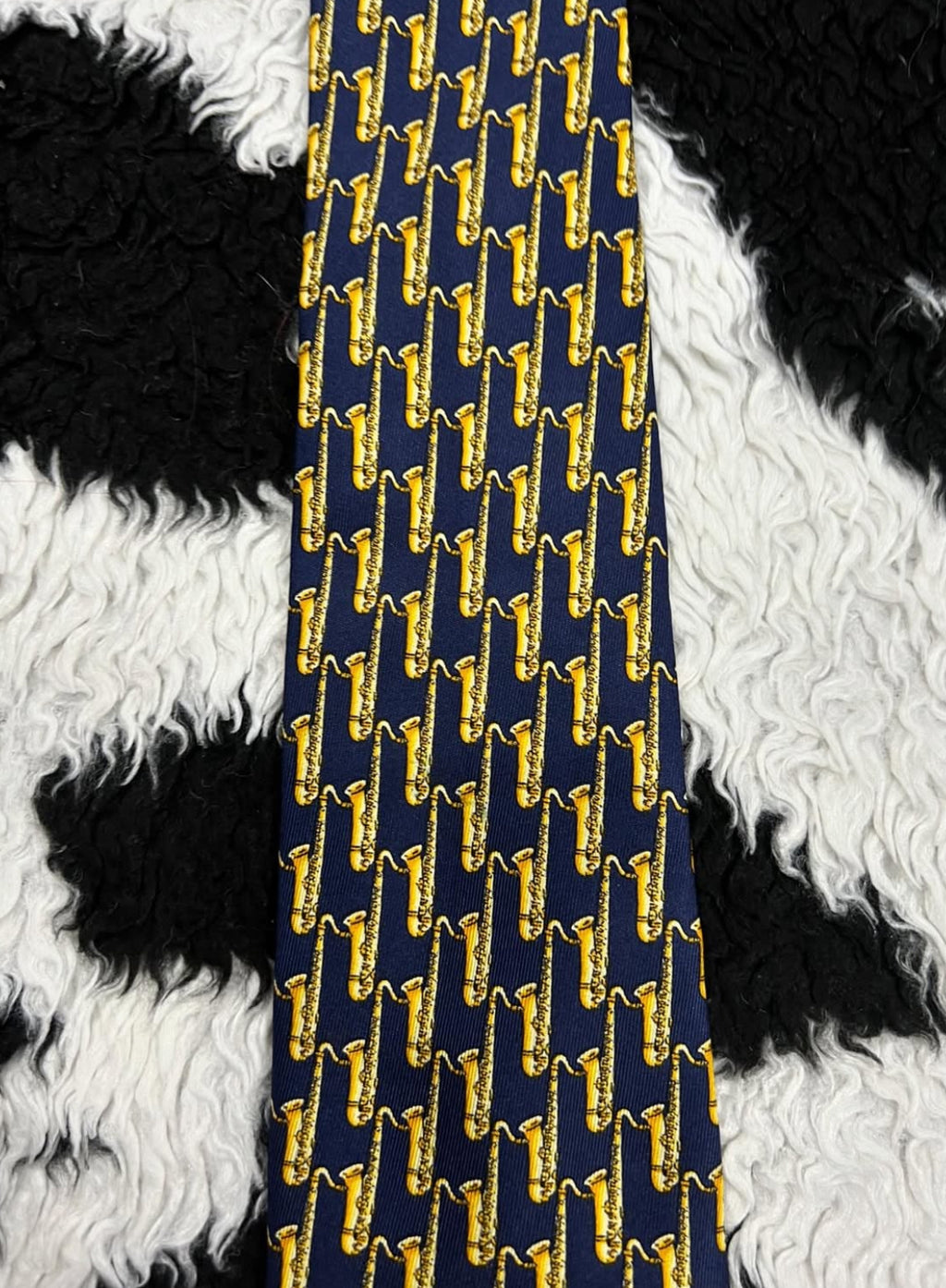 Saxophones Tie