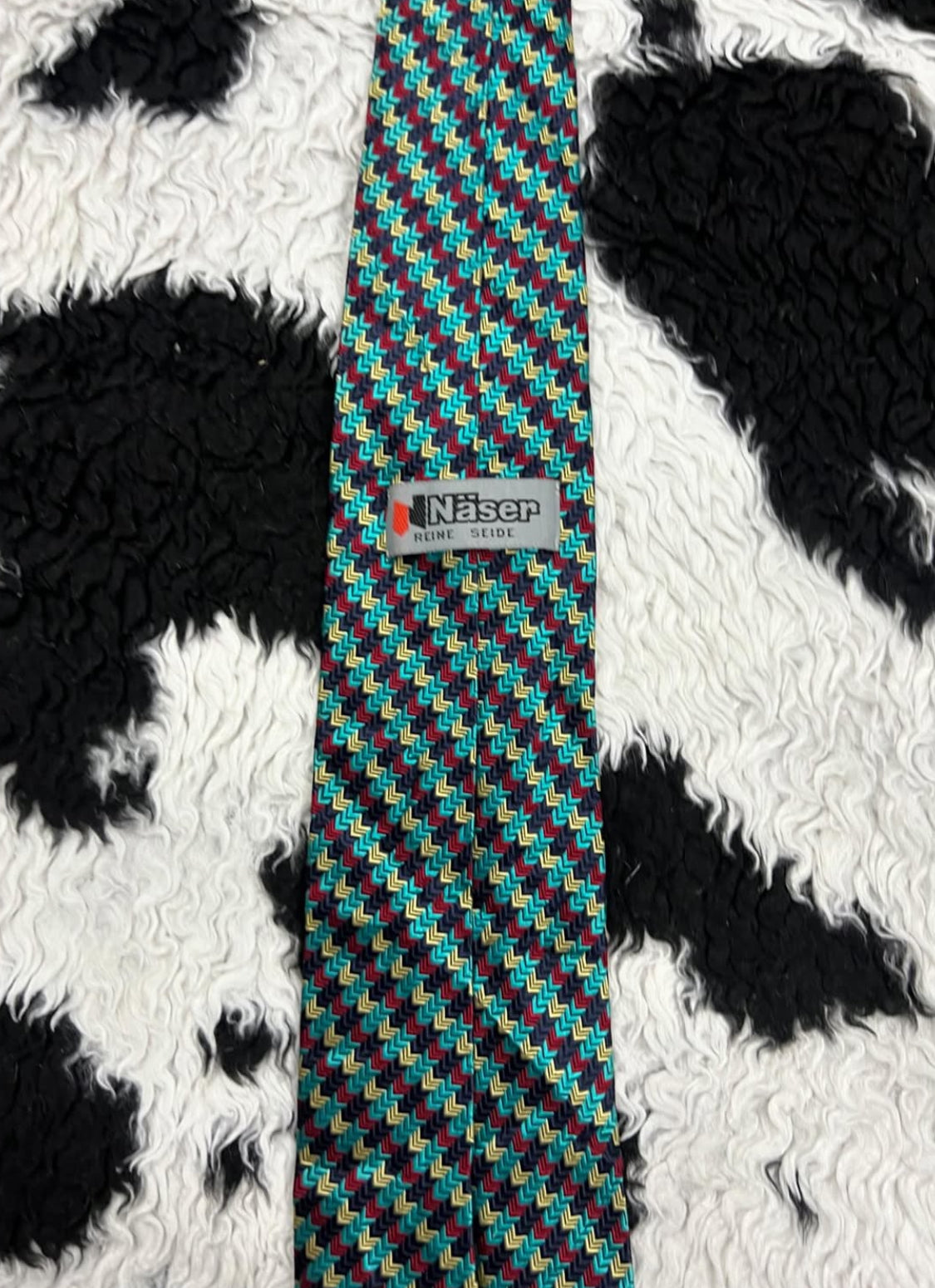 Näser Embroidered Tie
