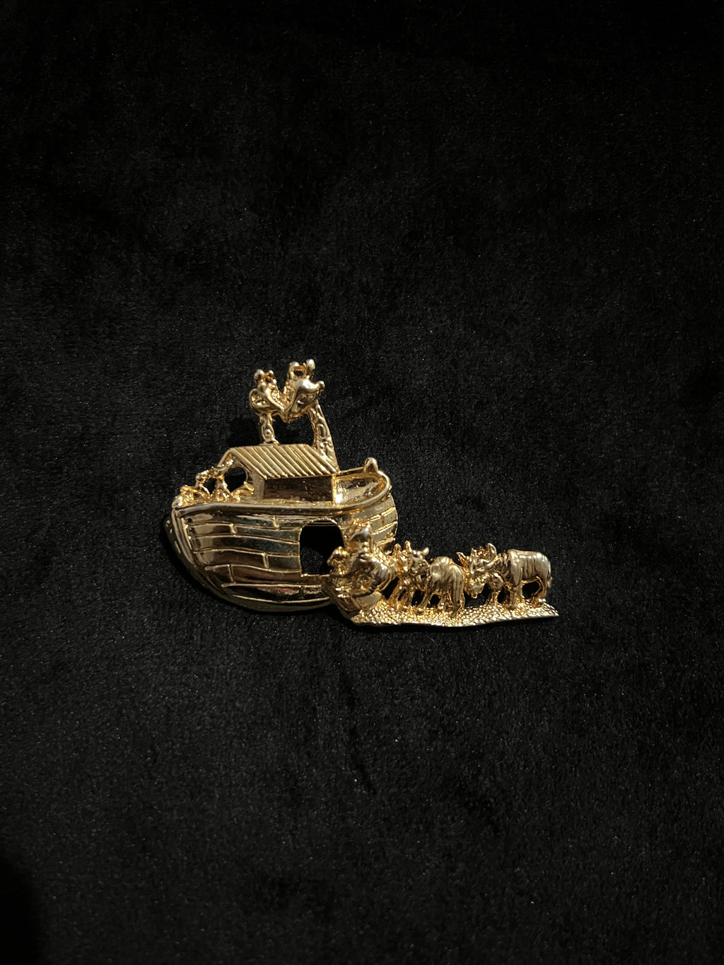 Vintage 90's Noah's Ark Gold Metal Pin