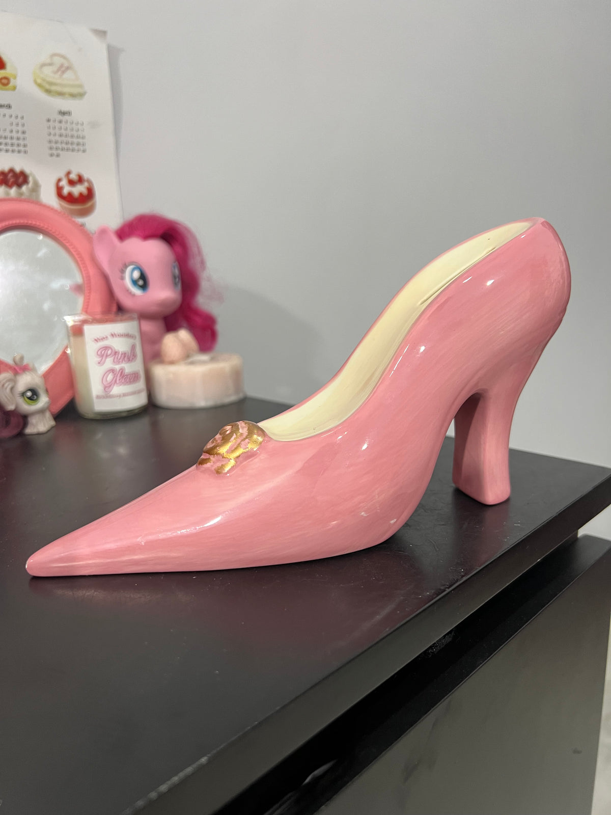 Ceramic Heel Coin Collector