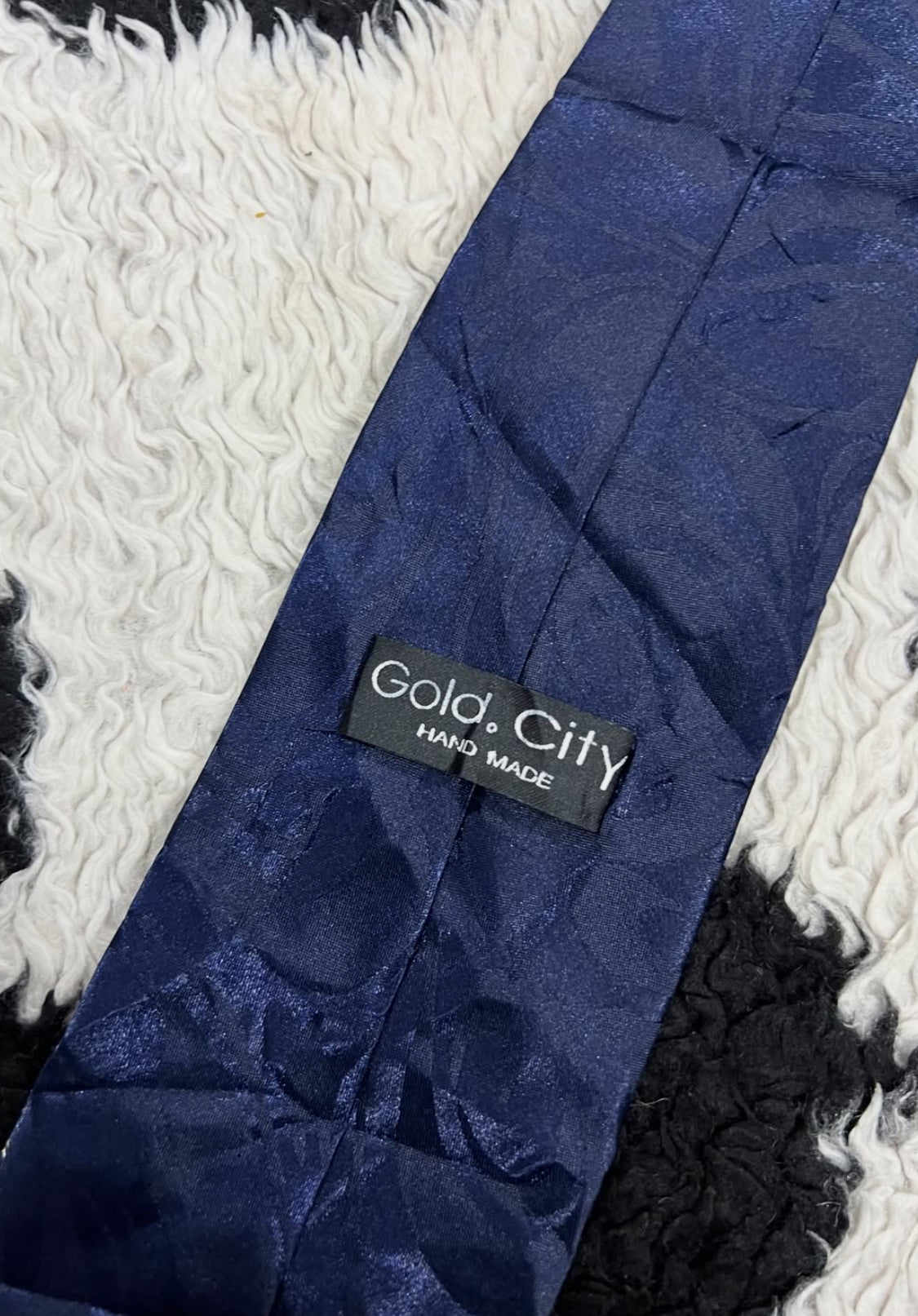 Roaring Lion & Lioness Tie