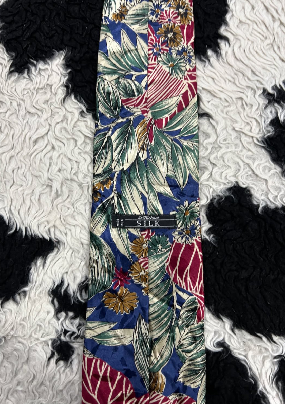 St. Micheal Leaves Tie