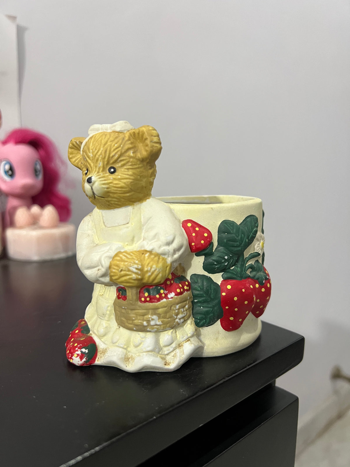 Ceramic Teddy Strawberries Holder/Plant Pot